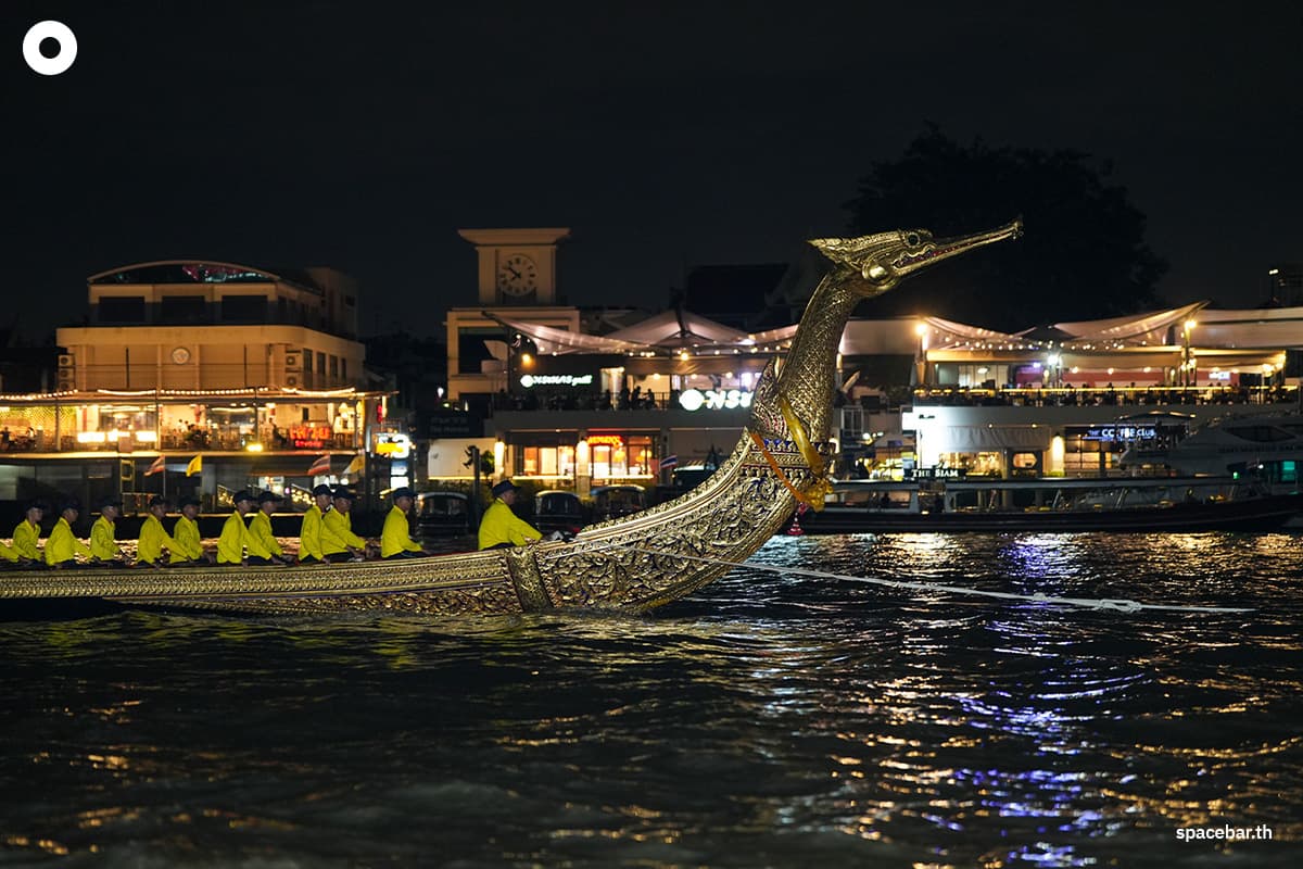 Royal_Thai_Navy_The_Royal_Barge_Procession_Suphannahong_SPACEBAR_Photo00_08507460aa.jpg