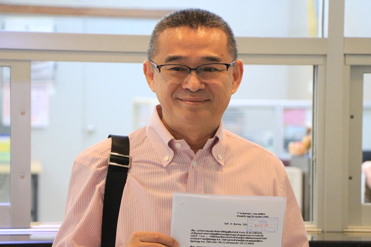 Ruangkrai_asks_the_Election_Commission_to_investigate_Prime_Minister_Pae_Thongthan_SPACEBAR_Hero_5eb2c7fec1.jpg