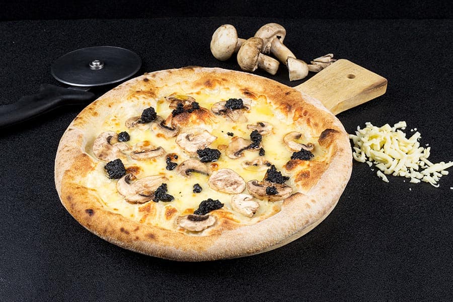 SCOOZI_PIZZA_marketing_Destination_Eats_200_franchises_SPACEBAR_Photo01_c3eab2121a.jpeg