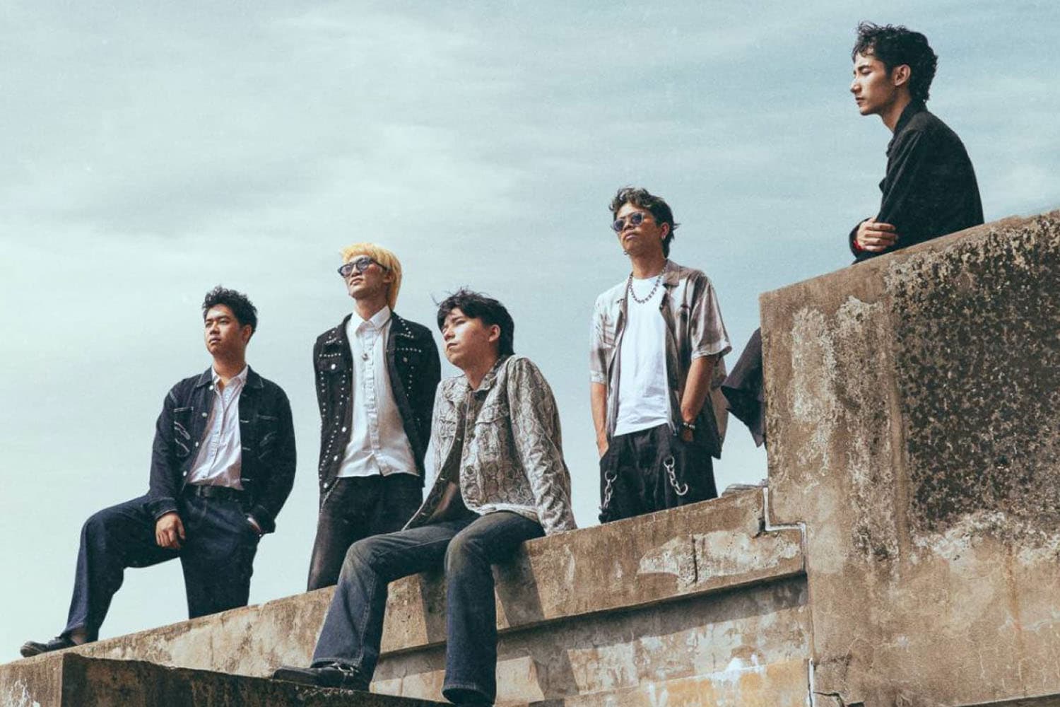 ไปรักไกลไกล! ซิงเกิลใหม่จากวง SONS. เพลงของคนที่ยังรัก..แต่ต้องปล่อยให้เขาไป