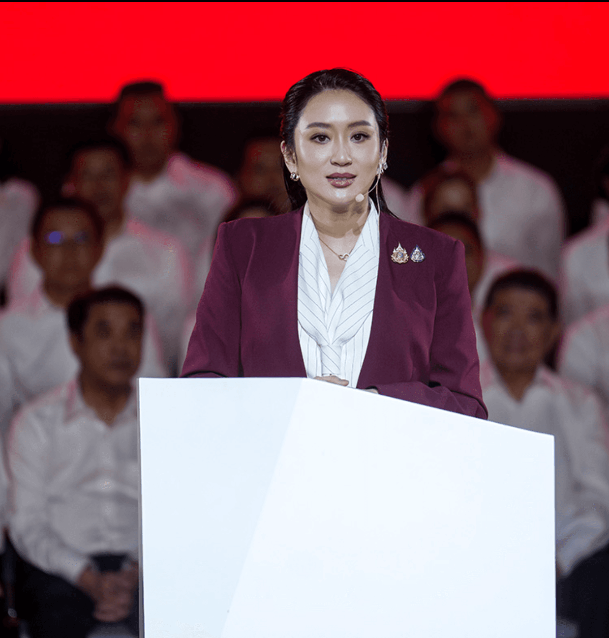 ประกาศยกเครื่องพรรคเพื่อไทยใหม่ได้ไม่นาน เวลานี้ แพทองธาร ชินวัตร ลาออกจากหัวหน้าพรรค หรือต้องการให้สอดคล้องกับนโยบายยกเครื่องใหม่