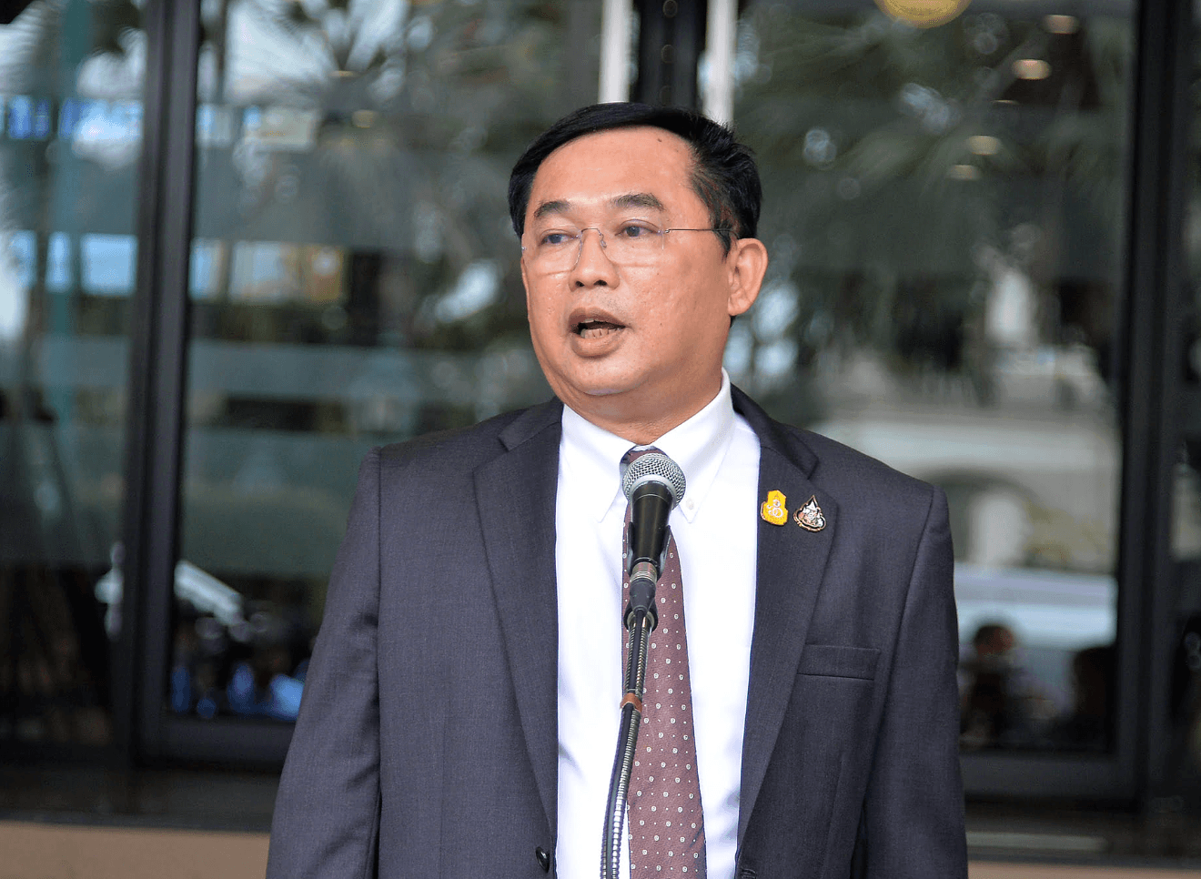 อนุชา นาคาศัย สส.ชัยนาท เดินออกจากรวมไทยสร้างชาติ เข้าสังกัดเพื่อไทย ทำให้กลุ่มสามมิตรฟื้นคืนชีพอีกครั้ง