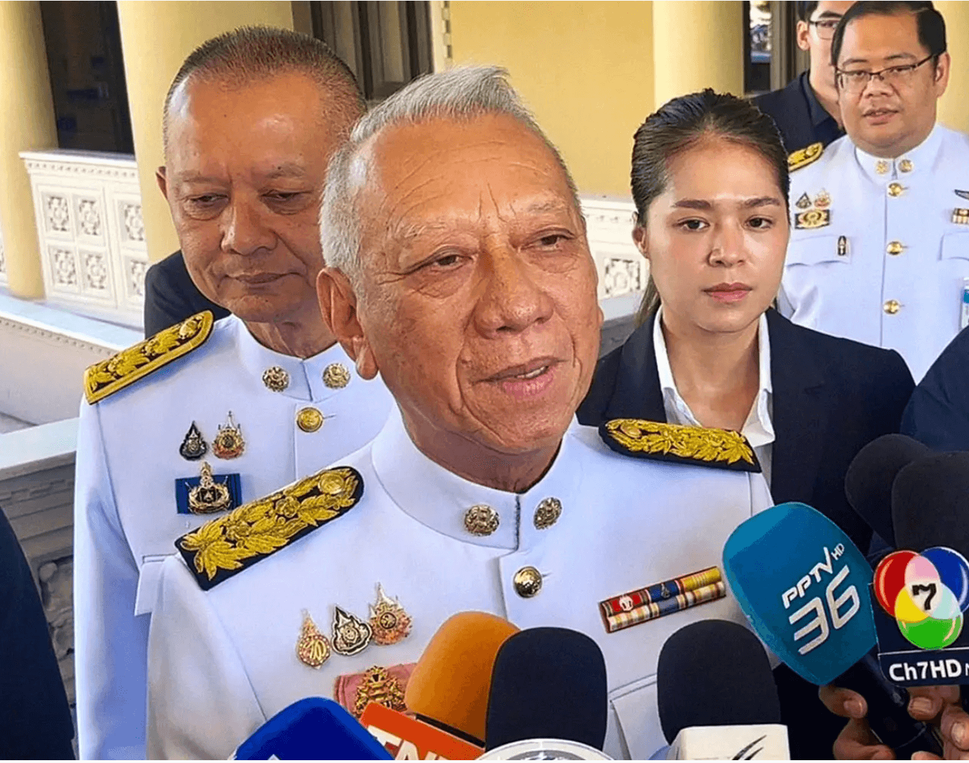 พิพัฒน์ รัชกิจประการ รองนายกฯ และรมว.คมนาคม รับภาระกิจใหญ่ ๆ หลายงานในช่วงเริ่มต้นรัฐบาล แต่เวลานี้งานระดับเกรด A ถูกดึงออกไปจากมือหมดแล้ว