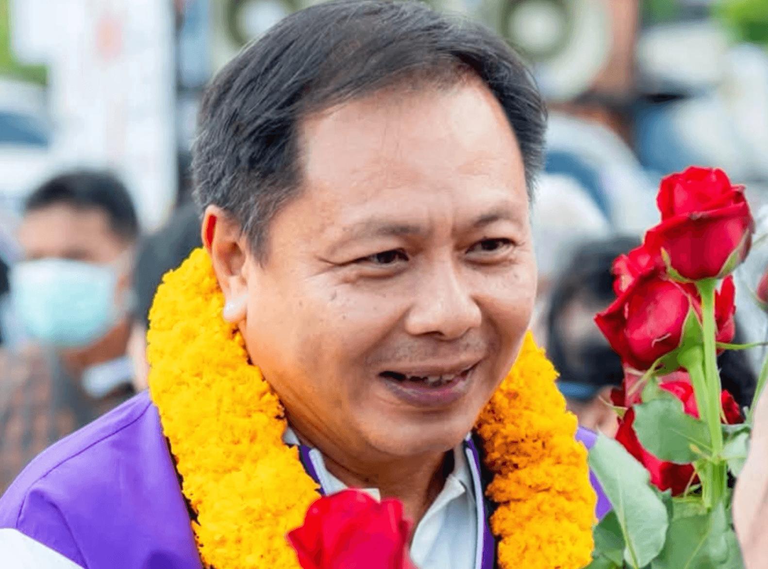 นฤพนธ์ เย็นประเสริฐ ว่านายกฯอบจ.นนทบุรี กลุ่มผึ้งหลวง มาแบบไม่ต้องลุ้น คะแนนห่างจากพรรคส้มเกือบ 40,000 คะแนน