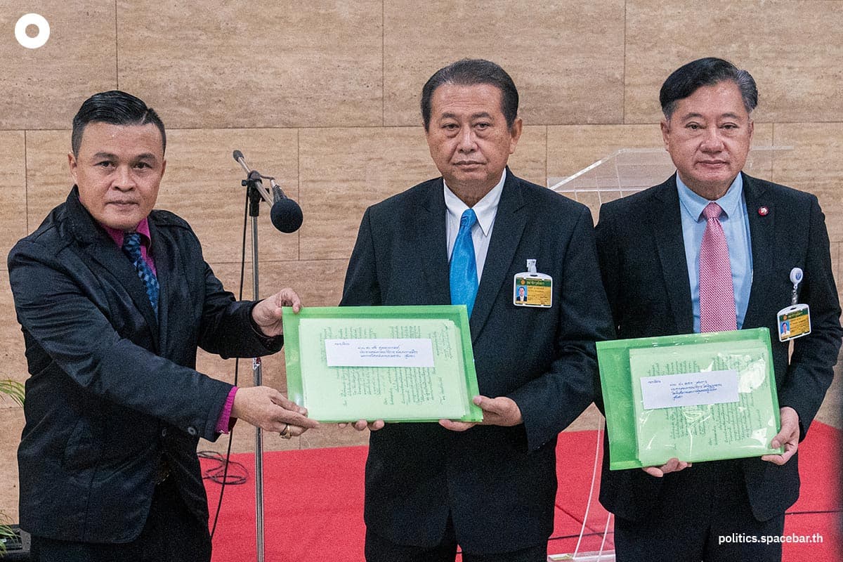 Senator_Seree_Suwanpanont_Somchai_Sawangkarn_will_Meeting_SPACEBAR_Photo00_7017484196.jpeg