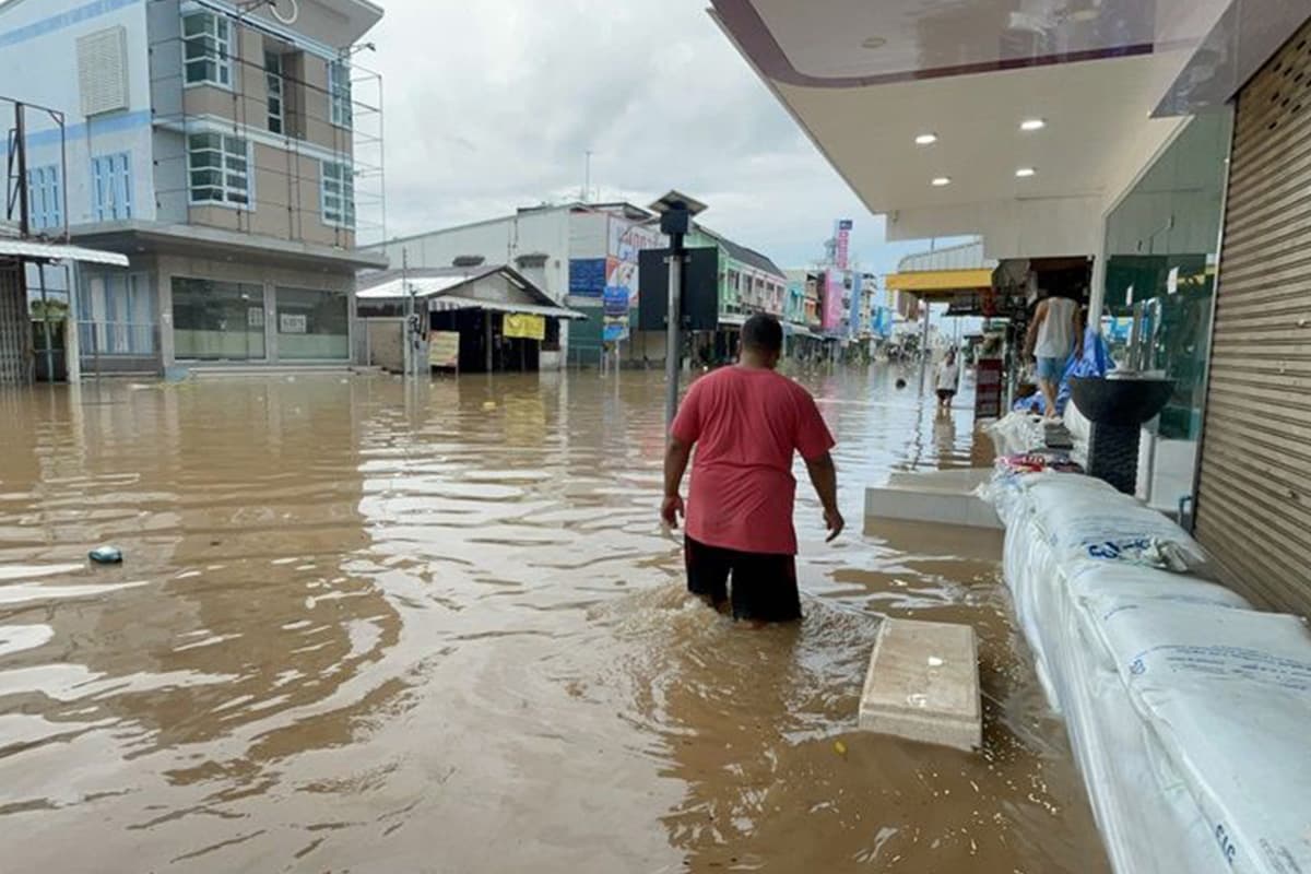Seri_warns_Nong_Khai_people_Prepare_for_flood_disaster_on_15_Sept_SPACEBAR_Photo02_925a4c6b78.jpg