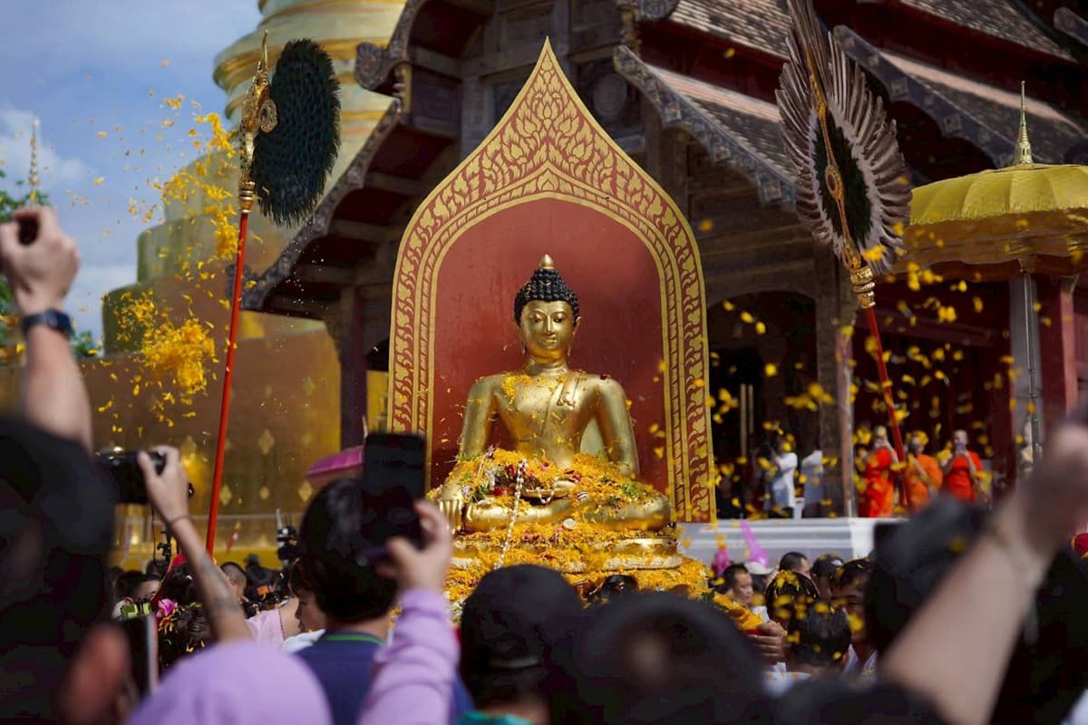 Severe-air-pollution-impacts-northern-Thailand's-Songkran-festival-SPACEBAR-Photo07.jpg