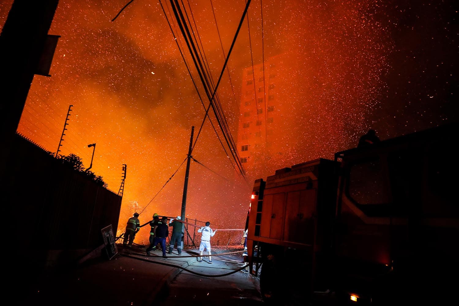 Shot_of_the_day_fire_affects_the_hills_of_Vina_del_Mar_Chile_SPACEBAR_Hero_756cee4a97.jpeg