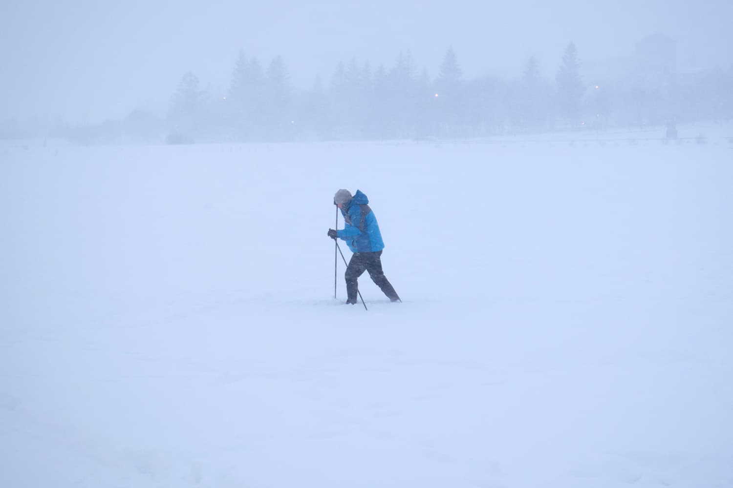 Shot_of_the_day_snow_covered_Tjoernin_lake_snowfall_Reykjavik_Iceland_SPACEBAR_Hero_0f5c491ec3.jpeg
