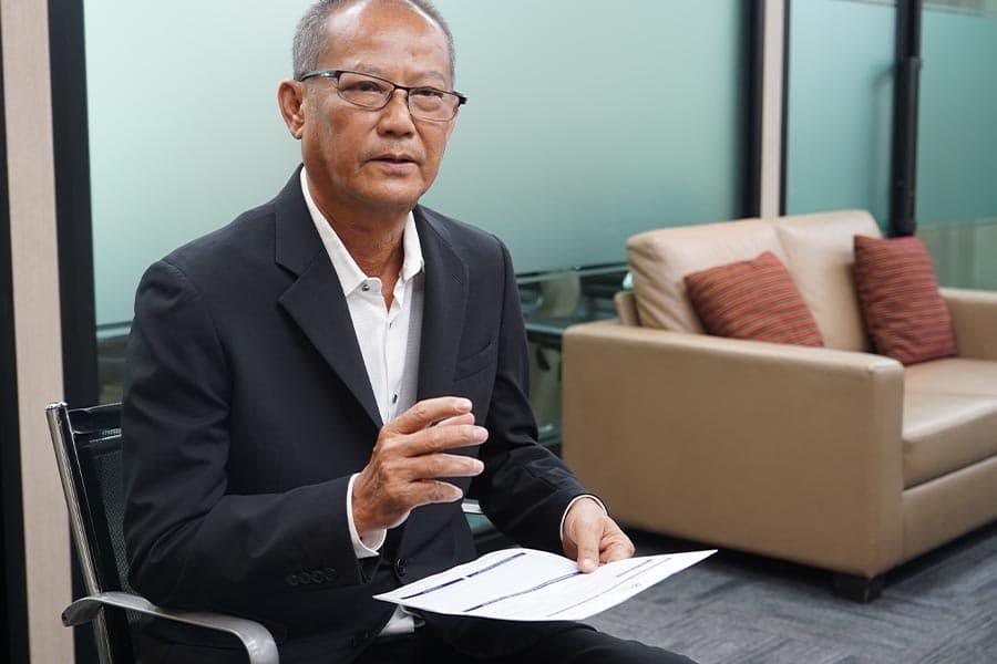 Somboon_submits_membership_Ruam_Thai_Sang_Chart_Party_SPACEBAR_Photo03_8f2625ad3f.jpeg