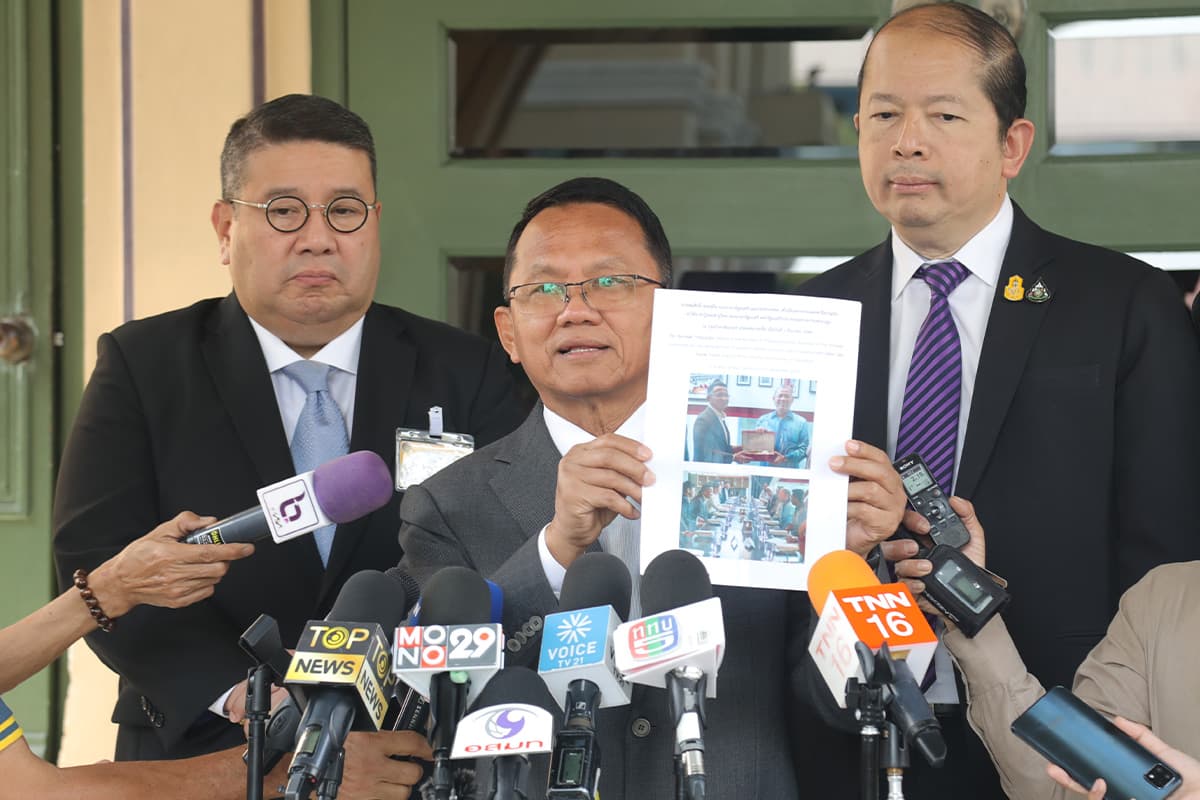 Somsak_discusses_peace_in_Malaysia_Accelerate_solving_problems_in_southern_border_provinces_SPACEBAR_Photo02_ee005794c4.jpg
