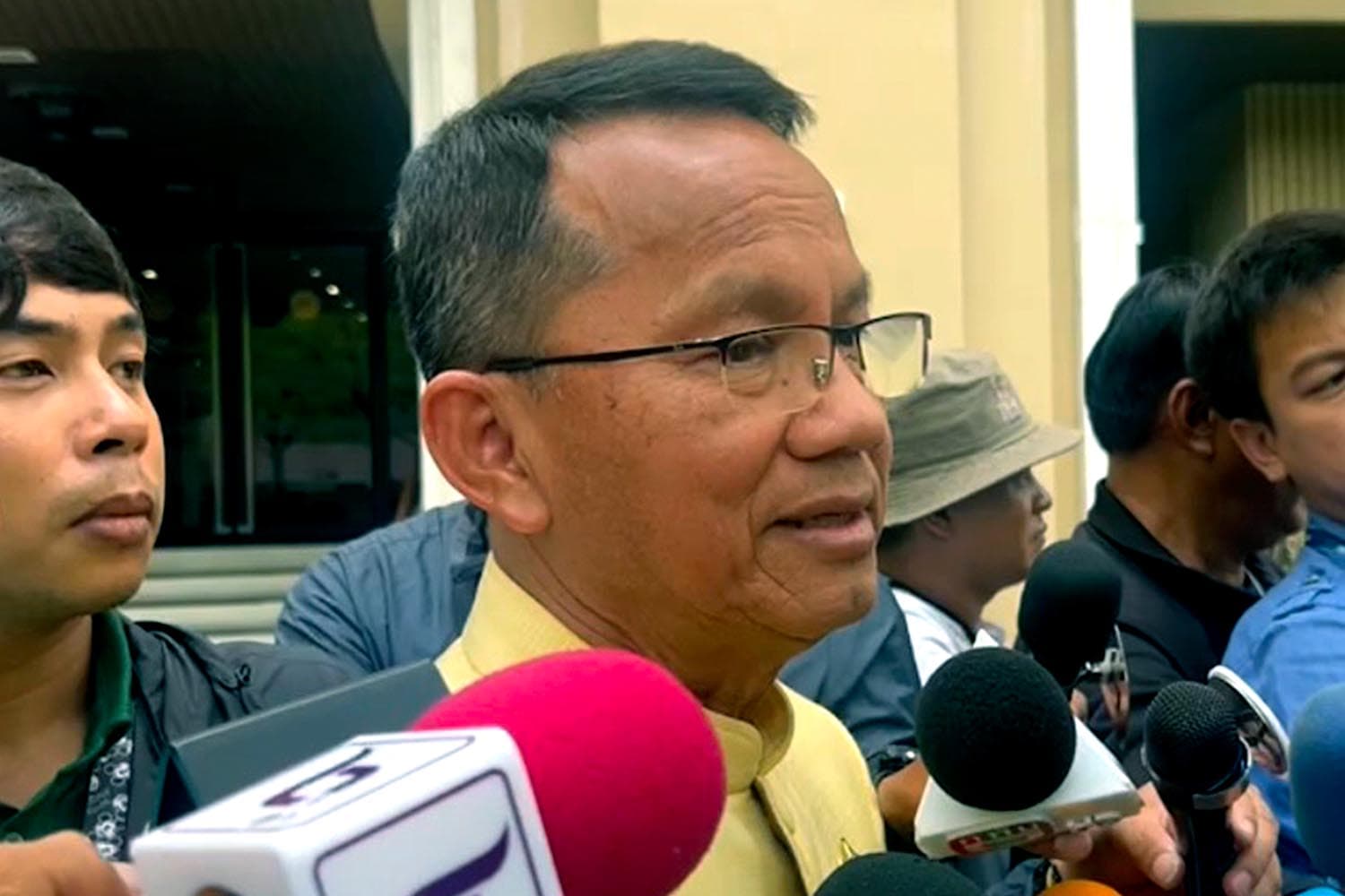 Somsak_insisted_the_government_was_not_working_on_the_law_late_SPACEBAR_Hero_1d4a16e708.jpg