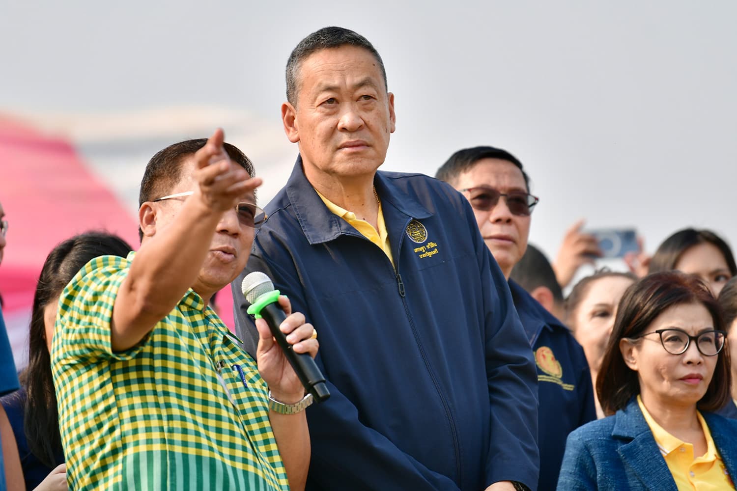 Srettha_congratulates_Thaksin_on_returning_home_SPACEBAR_Hero_1e1526bac0.jpg
