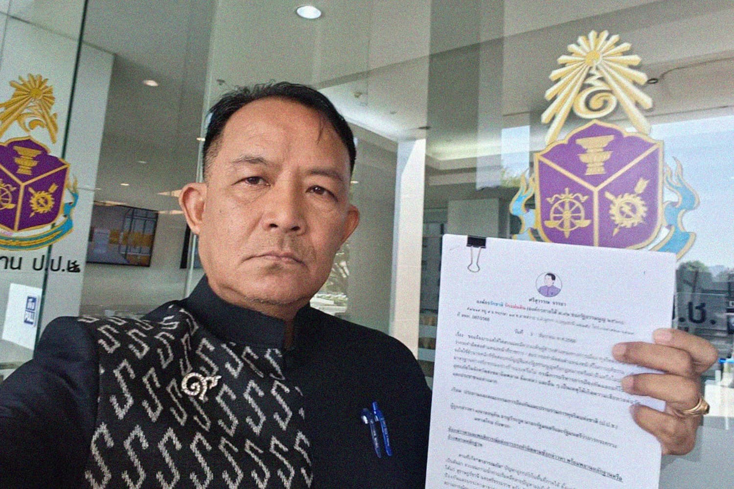 ‘ศรีสุวรรณ ’ร้องสอบ ‘กกต.’เอาผิด 6 ปชช. ปมถ่ายบัตรลต.