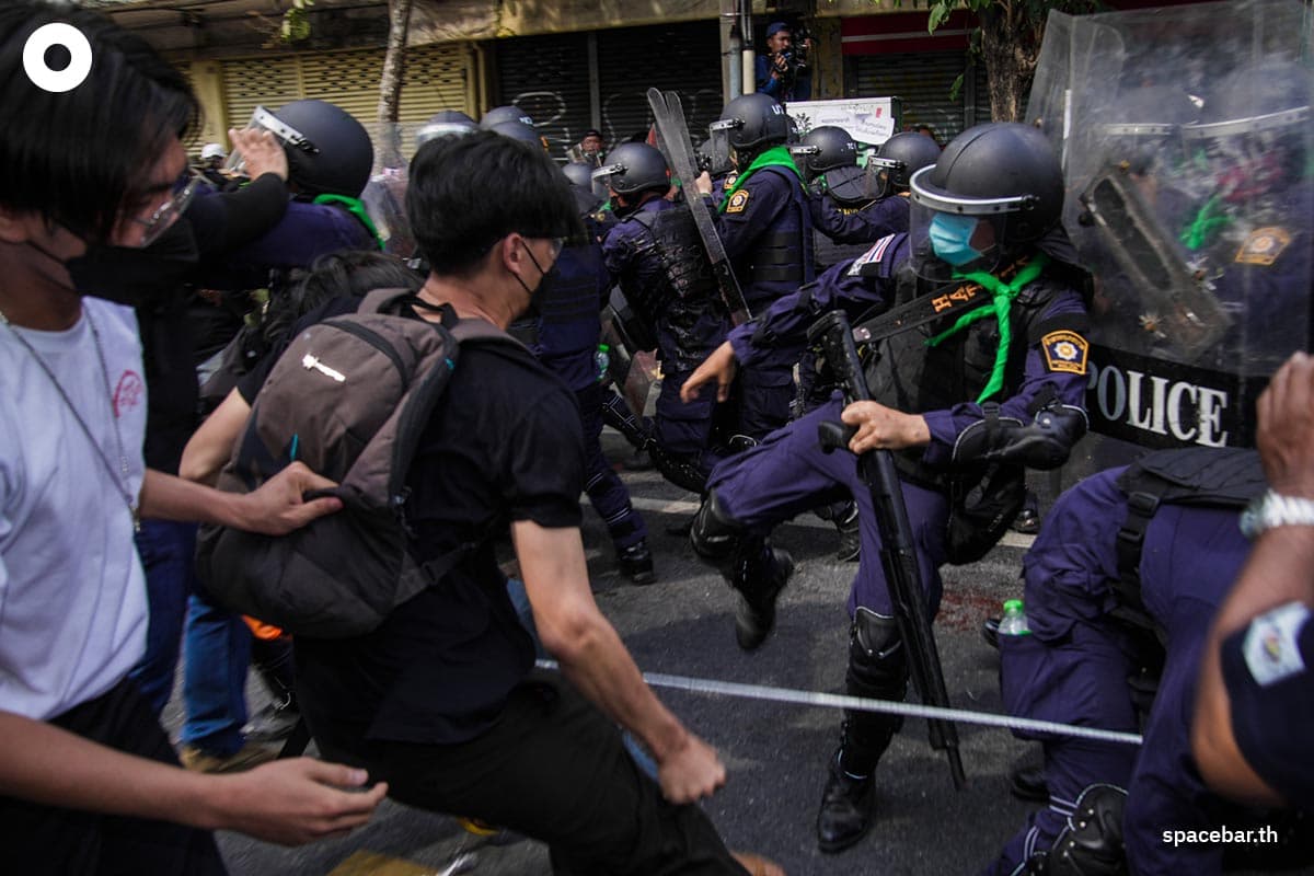 Stop_APEC_Prayut_Giyotin_Sao_Chingcha_March_SPACEBAR_Photo10_2bcbc6397d.jpeg