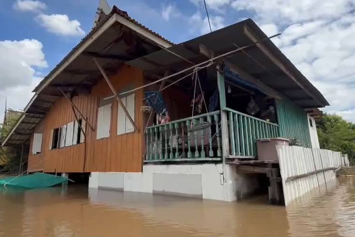 Storm-Bualoi-brings-heavy-rain-across-Thailand-many-provinces-face-flooding-SPACEBAR-Photo04.jpg