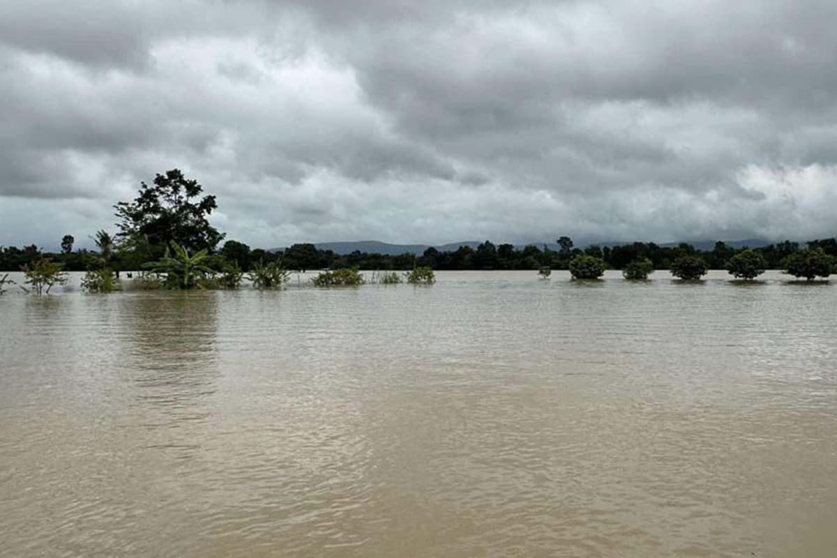 Storm-Bualoi-brings-heavy-rain-across-Thailand-many-provinces-face-flooding-SPACEBAR-Photo05.jpg