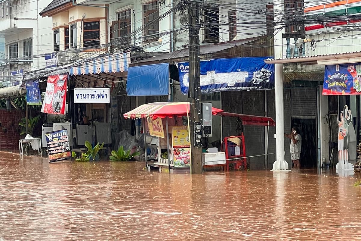 Storm-Wipha-hits-the-North-Nan-Chiang Rai-heavy-rain-water-overflows-floods-communities-SPACEBAR-Photo05.jpg