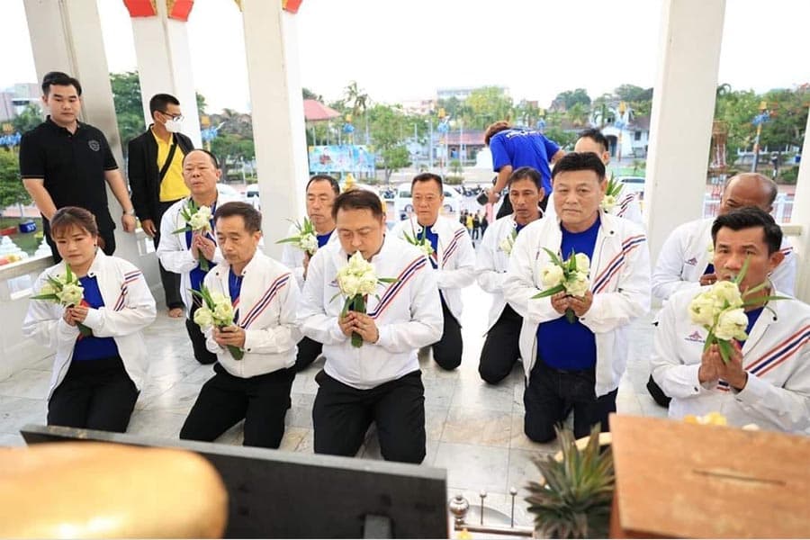 Suchart_paid_homage_to_the_sacred_things_in_Chonburi_before_leading_the_United_Thai_Nation_to_apply_for_election_SPACEBAR_Photo01_43cc2e0bbc.jpeg