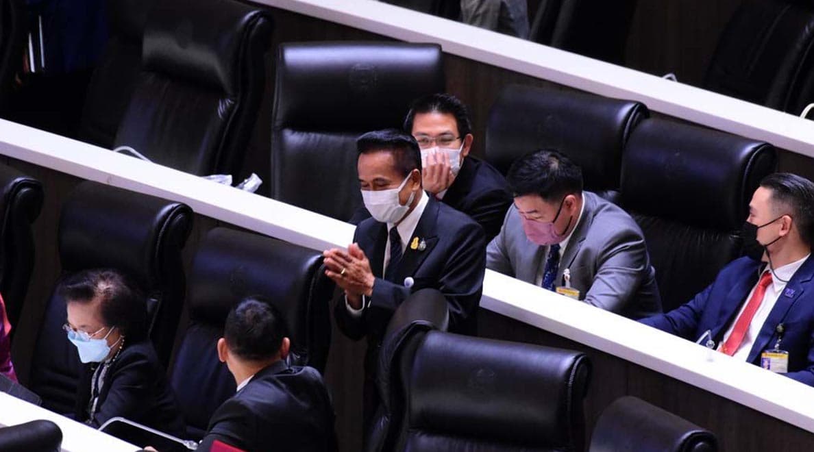 Supachai_Bhumjaithai_Apologize_Pheuthai_Party_SPACEBAR_Photo01_217caa286a.jpeg