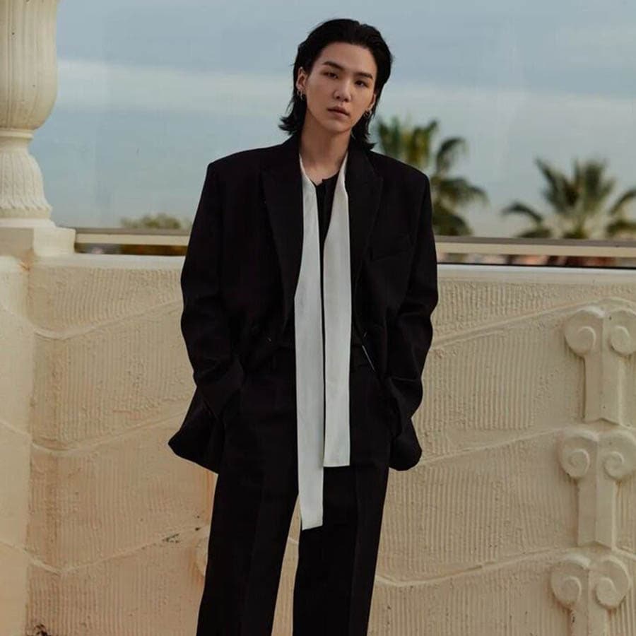 THINK_THING_7_Idols_Kpop_choosen_by_luxury_brand_SPACEBAR_Photo03_126089b79b.jpeg