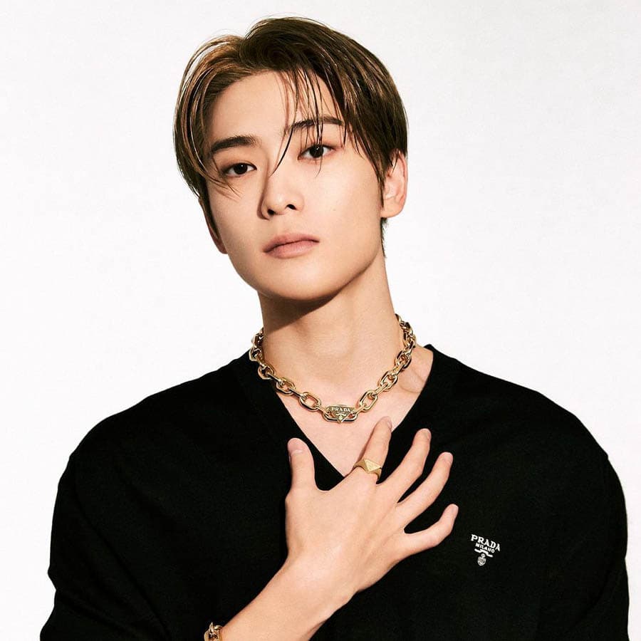 THINK_THING_7_Idols_Kpop_choosen_by_luxury_brand_SPACEBAR_Photo06_79d075b5f8.jpeg