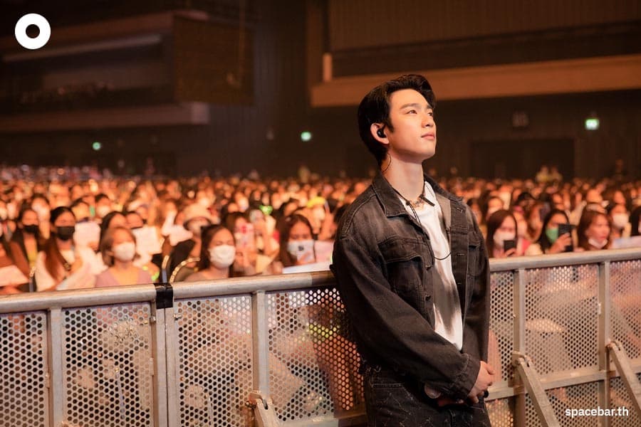 THINK_THING_Review_Fanconcert_Rendezvous_Jinyoung_GOT_7_SPACEBAR_Photo05_b7a8ab7f49.jpeg