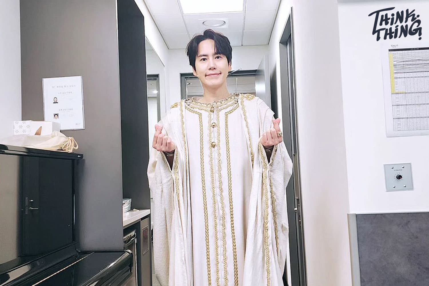 THINK_THING_kyuhyyun_Injury_backstage_musical_SPACEBAR_Hero_6a9503cce0.jpg