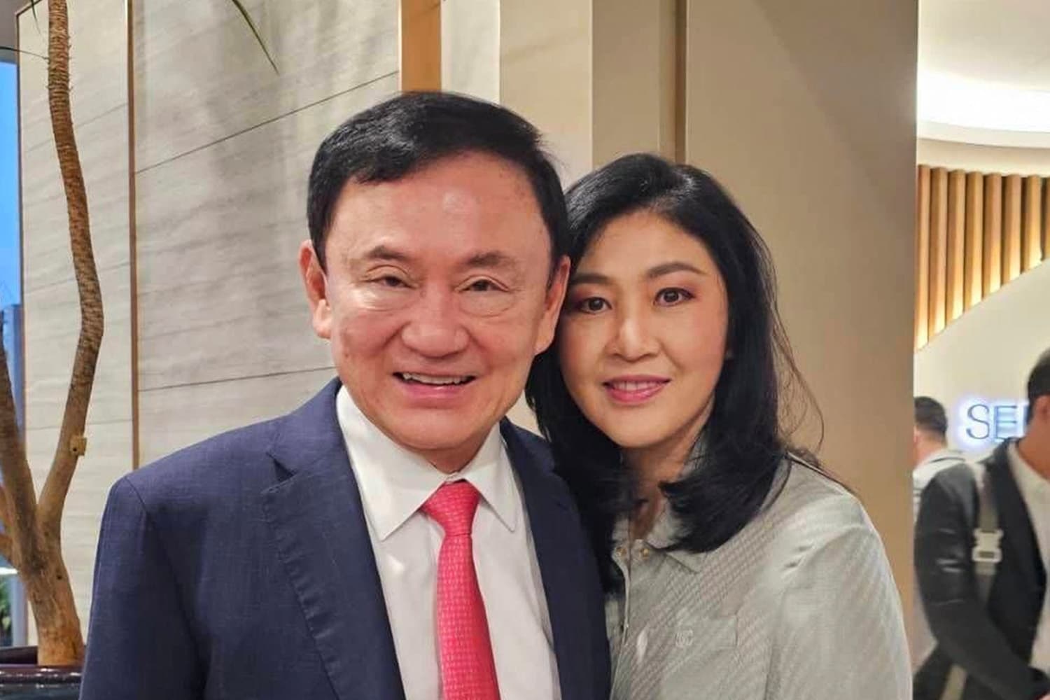Tawee_Thaksin_pardon_Yingluck_Thai_Criminal_Code_Section_112_SPACEBAR_Hero_5bcf4edbd6.jpg
