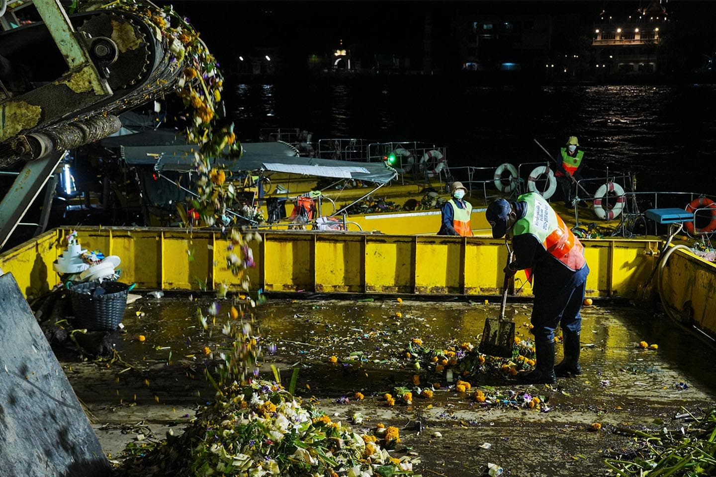 Thailand_Data_Trash_of_Krathong_Main_e6d97dbcd2.jpeg