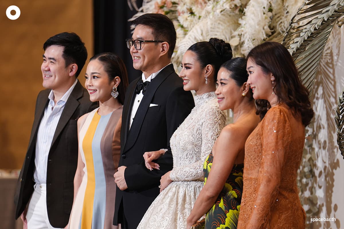 Thaksin_and_Pita_at_the_wedding_SPACEBAR_Photo03_782d900d28.jpg