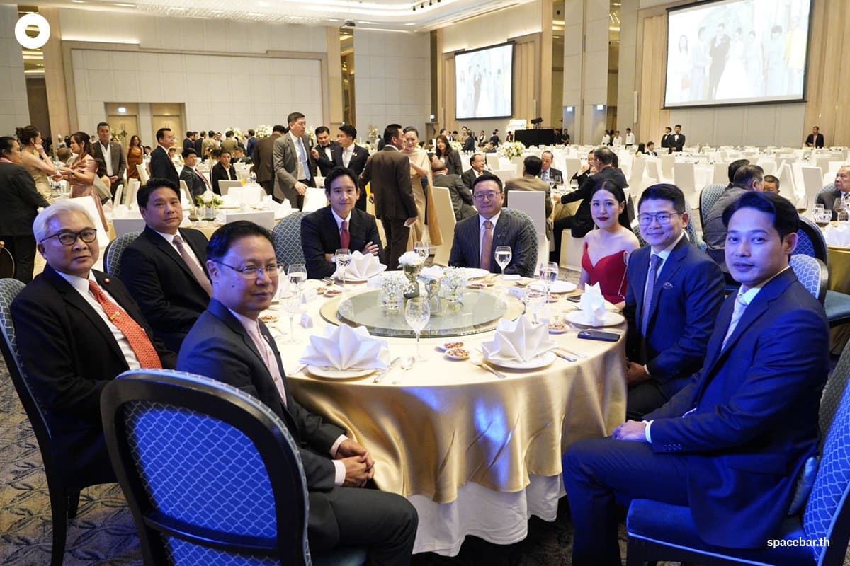 Thaksin_and_Pita_at_the_wedding_SPACEBAR_Photo18_6f2e1a8dd2.jpg
