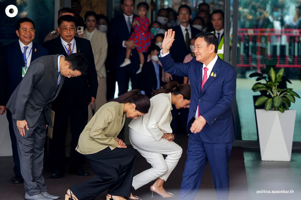 Thaksin_arrives_in_Thailand_SPACEBAR_Photo01_6d8f0466e3.jpeg