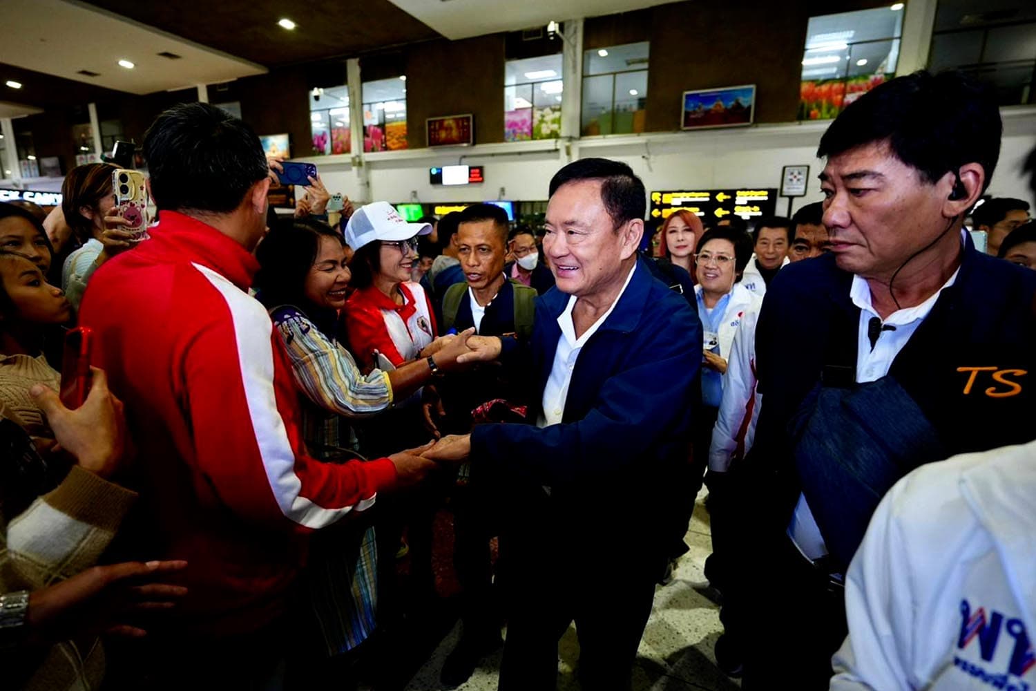 Thaksin_go_to_Chiang_Rai_SPACEBAR_Hero_99b4202e09.jpg
