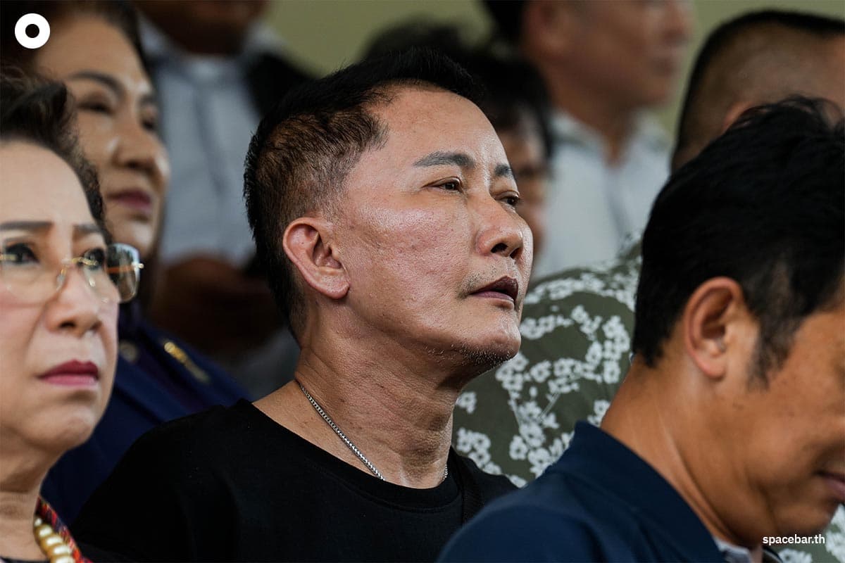 Thammanat_leads_a_team_of_34_M_Ps_to_jointly_announce_their_standpoint_with_the_Pheu_Thai_government_SPACEBAR_Photo06_91e2f9655b.jpg