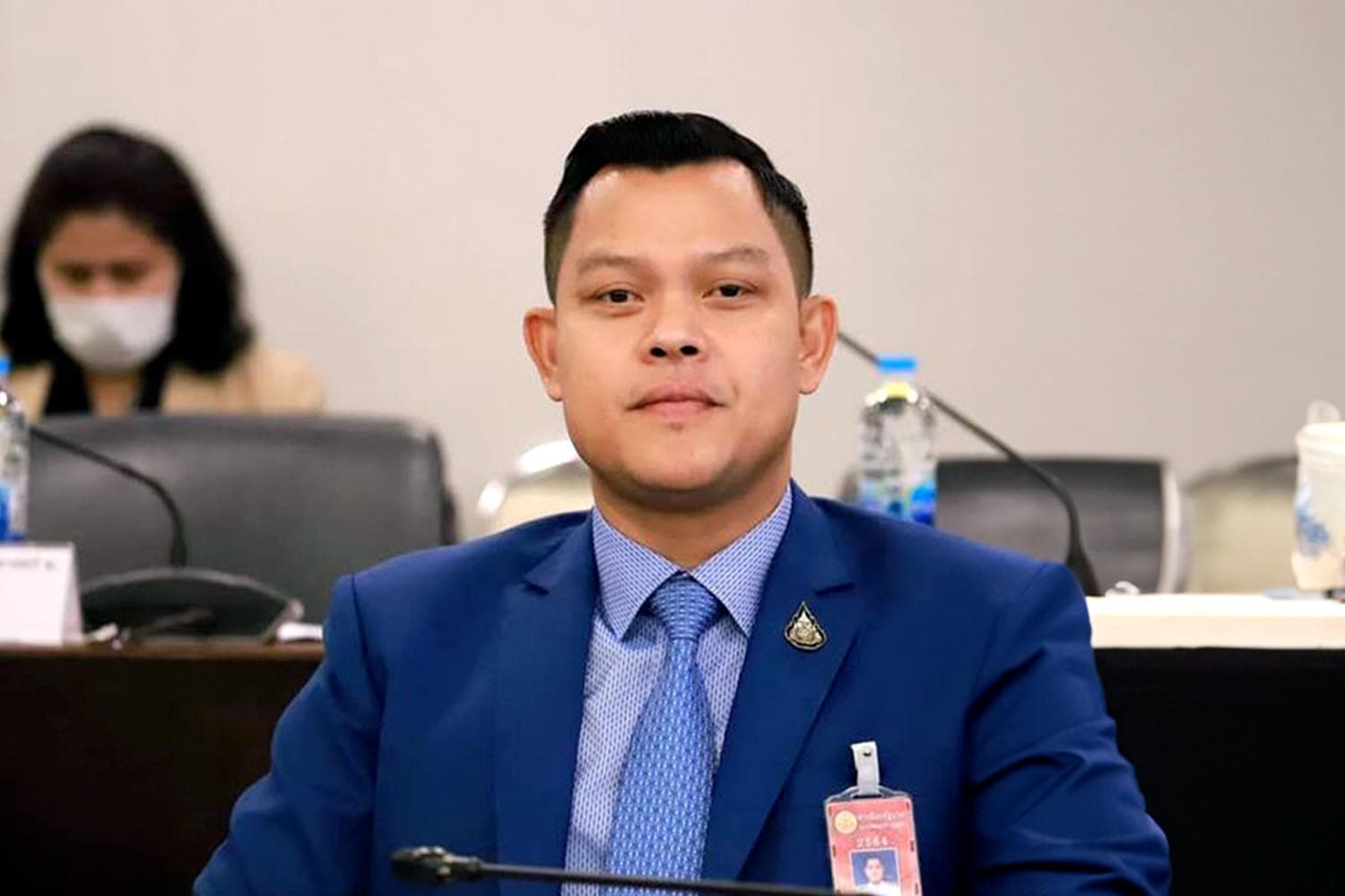 Thanakorn_urges_the_Ministry_of_Transport_to_investigate_expensive_plane_tickets_during_the_festival_SPACEBAR_Hero_4fb9e39e19.jpg
