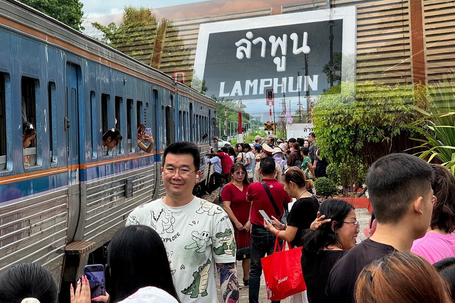 จากทางผ่าน...สู่กระแสการท่องเที่ยว นั่งรถไฟด้วยตั๋วเพียง 5 บาท! เส้นทาง ทท.ยอดนิยม จากสถานีเชียงใหม่ไปลำพูน