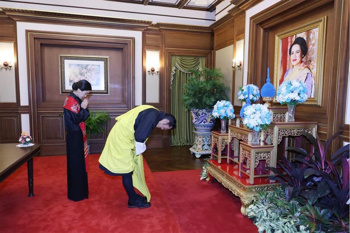 The-King-and-Queen-of-Bhutan-Paid-their-respects-at-the-Royal-Cremation-Ceremony-of-Her-Majesty-the-Queen Mother-SPACEBAR-Photo04.jpg