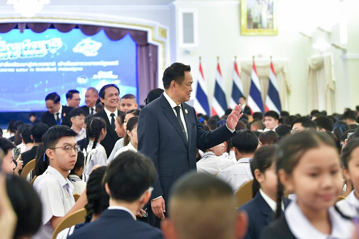 The-Prime-Minister-gives-awards-on-Children's-Day-SPACEBAR-Photo04.jpg
