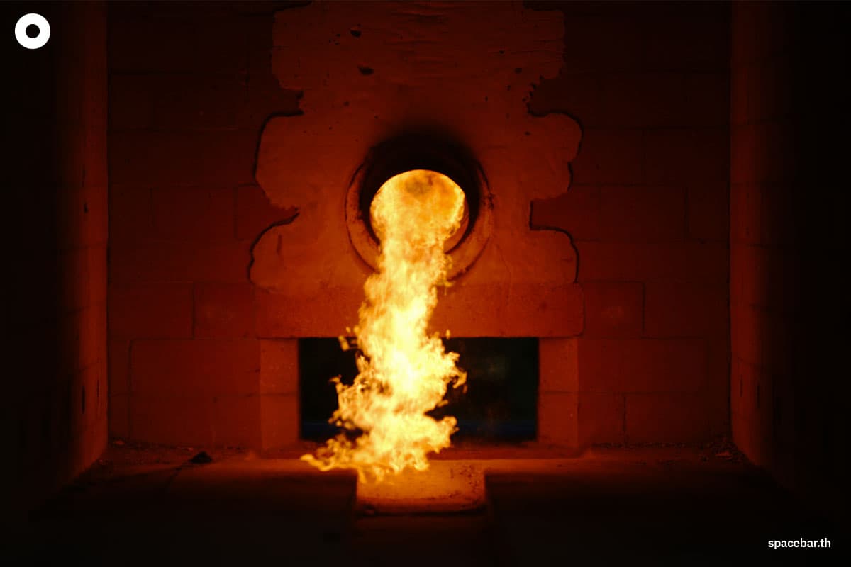 The-oil-crisis-impacts-the-temple-mission-SPACEBAR-Photo03.jpg