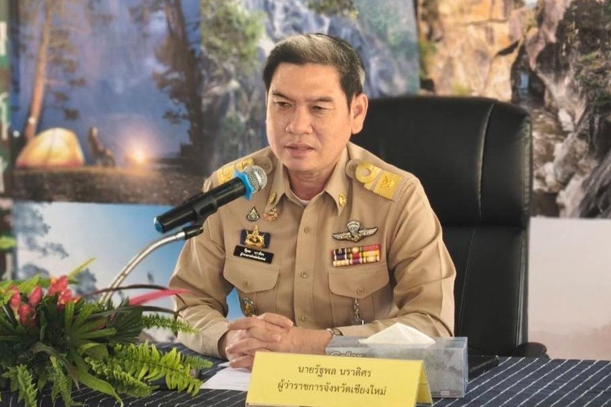 The-oil-crisis-in-Chiang Mai-has-severely-impacted-large-buses-and-tour-vehicles-making-it-impossible-to-find-fuel-SPACEBAR-Photo15.jpg