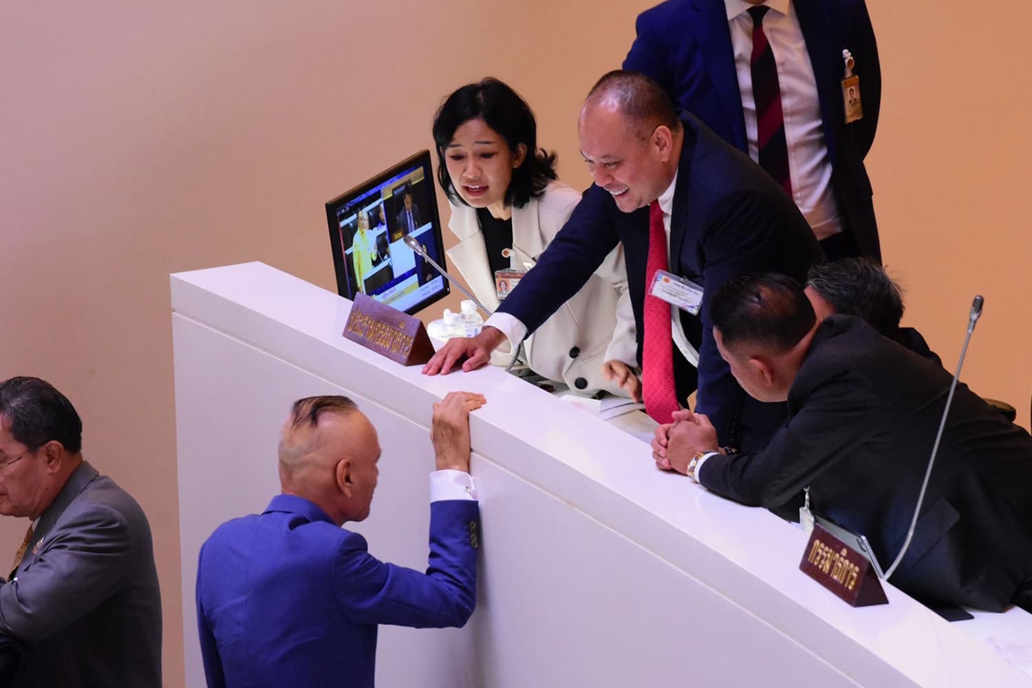 Photo Story : ดีเบตปม ‘นิรโทษฯ’ สะเทือน เสียงข้างมาก - น้อย ถกปม ‘รวมคดี ม.112’