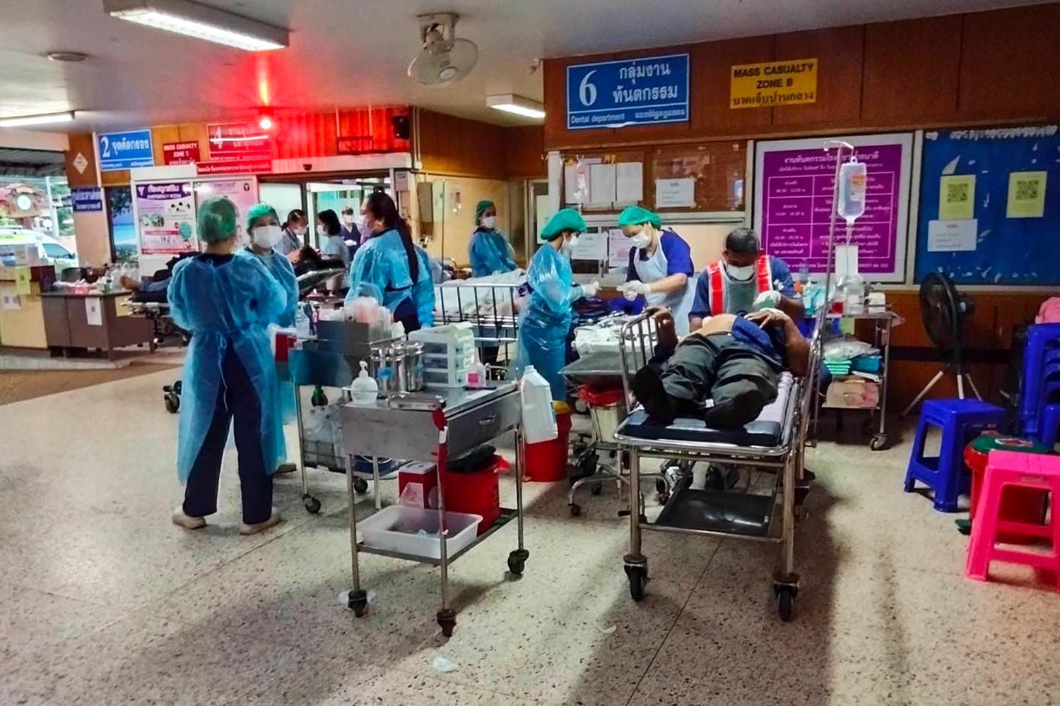 The_King_graciously_accepted_the_injured_person_from_the_bus_accident_in_Prachinburi_Being_a_patient_under_the_royal_patronage_SPACEBAR_Hero_6e961ed497.jpg