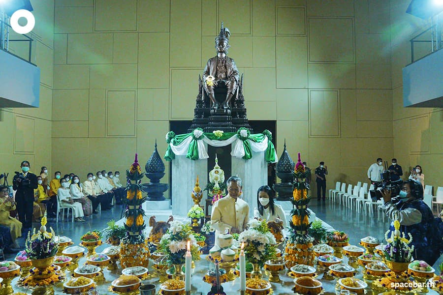 The_National_Assembly_worshiped_the_royal_monument_of_King_Rama_VII_enshrined_at_the_new_Parliament_Building_SPACEBAR_Photo03_d3e8385fd7.jpeg