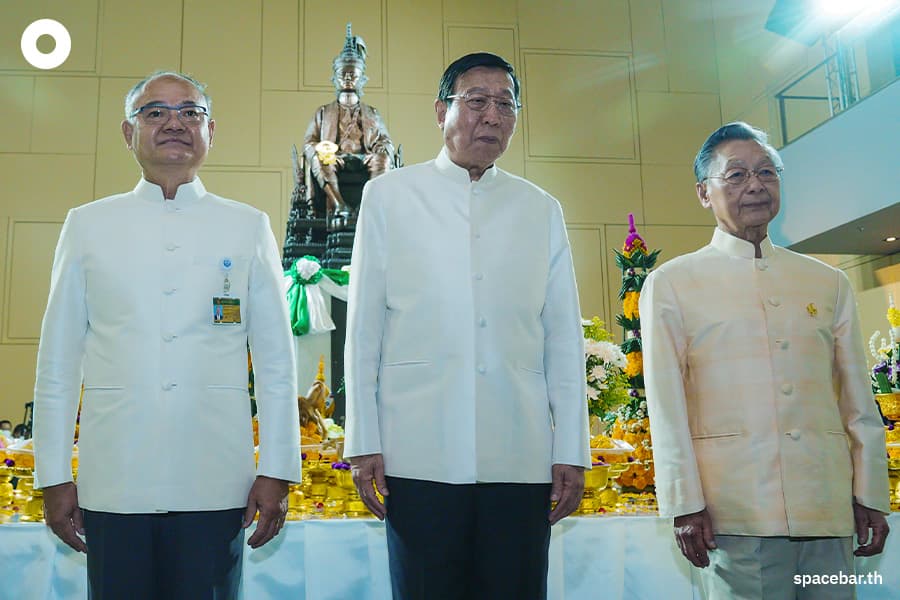 The_National_Assembly_worshiped_the_royal_monument_of_King_Rama_VII_enshrined_at_the_new_Parliament_Building_SPACEBAR_Photo07_77e06ea300.jpeg