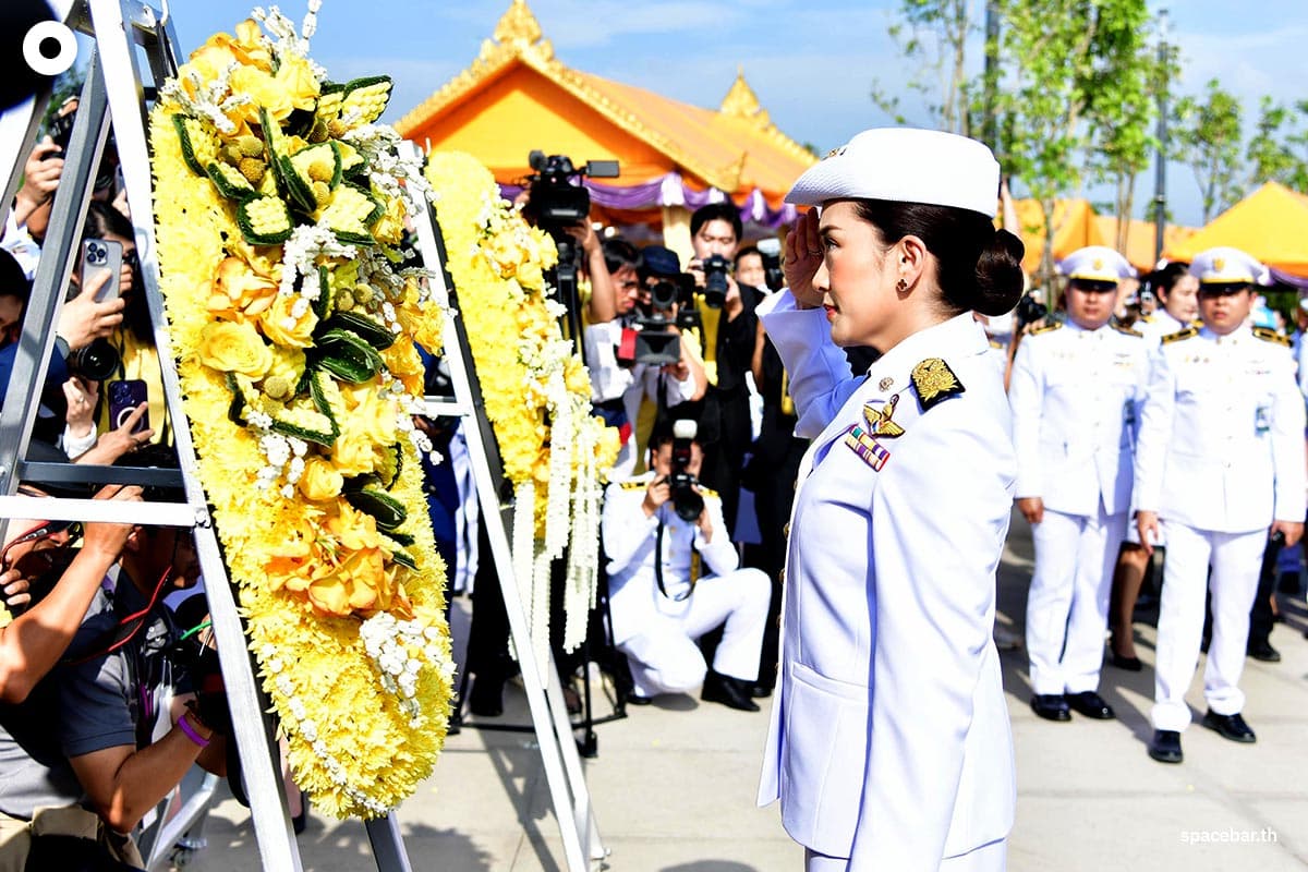 The_Prime_Minister_leads_the_Cabinet_in_laying_a_wreath_on_Navamindra_Maharat_Day_13_October_2024_SPACEBAR_Photo02_492e945f8e.jpg