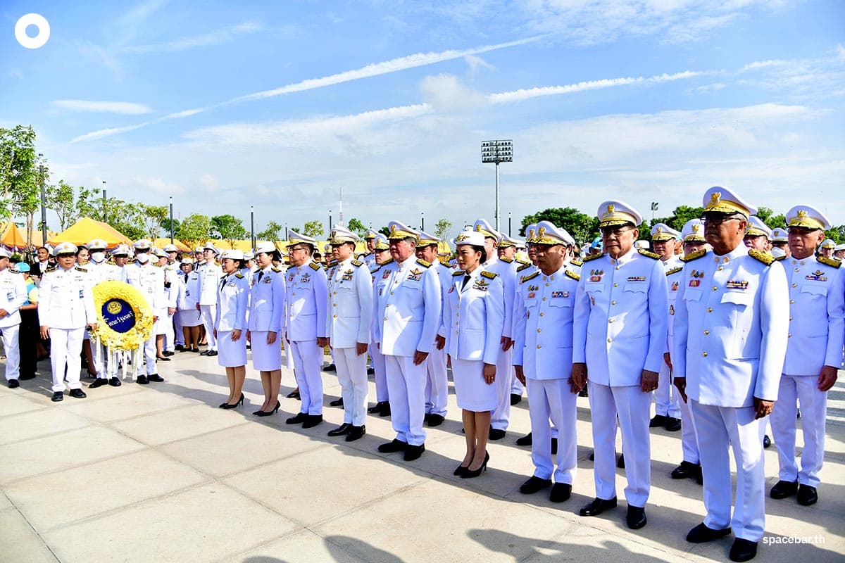 The_Prime_Minister_leads_the_Cabinet_in_laying_a_wreath_on_Navamindra_Maharat_Day_13_October_2024_SPACEBAR_Photo05_317860c15a.jpg