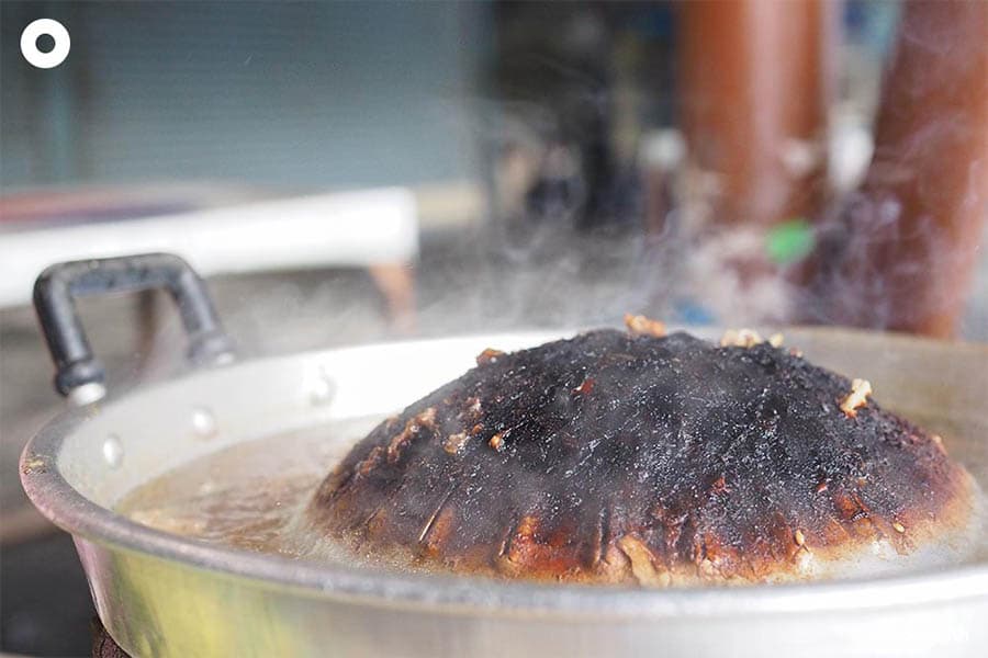 Tips_clean_roasting_pan_SPACEBAR_Photo01_1d68323b63.jpeg