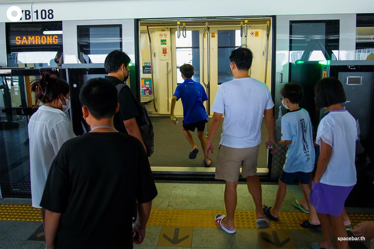 Today_Is_First_Day_MRT_Yellow_Line_Trial_Run_Free_Everyone_Happy_SPACEBAR_Photo02_e7a6fea130.jpeg