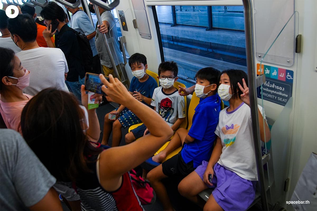 Today_Is_First_Day_MRT_Yellow_Line_Trial_Run_Free_Everyone_Happy_SPACEBAR_Photo08_ed23e19903.jpeg